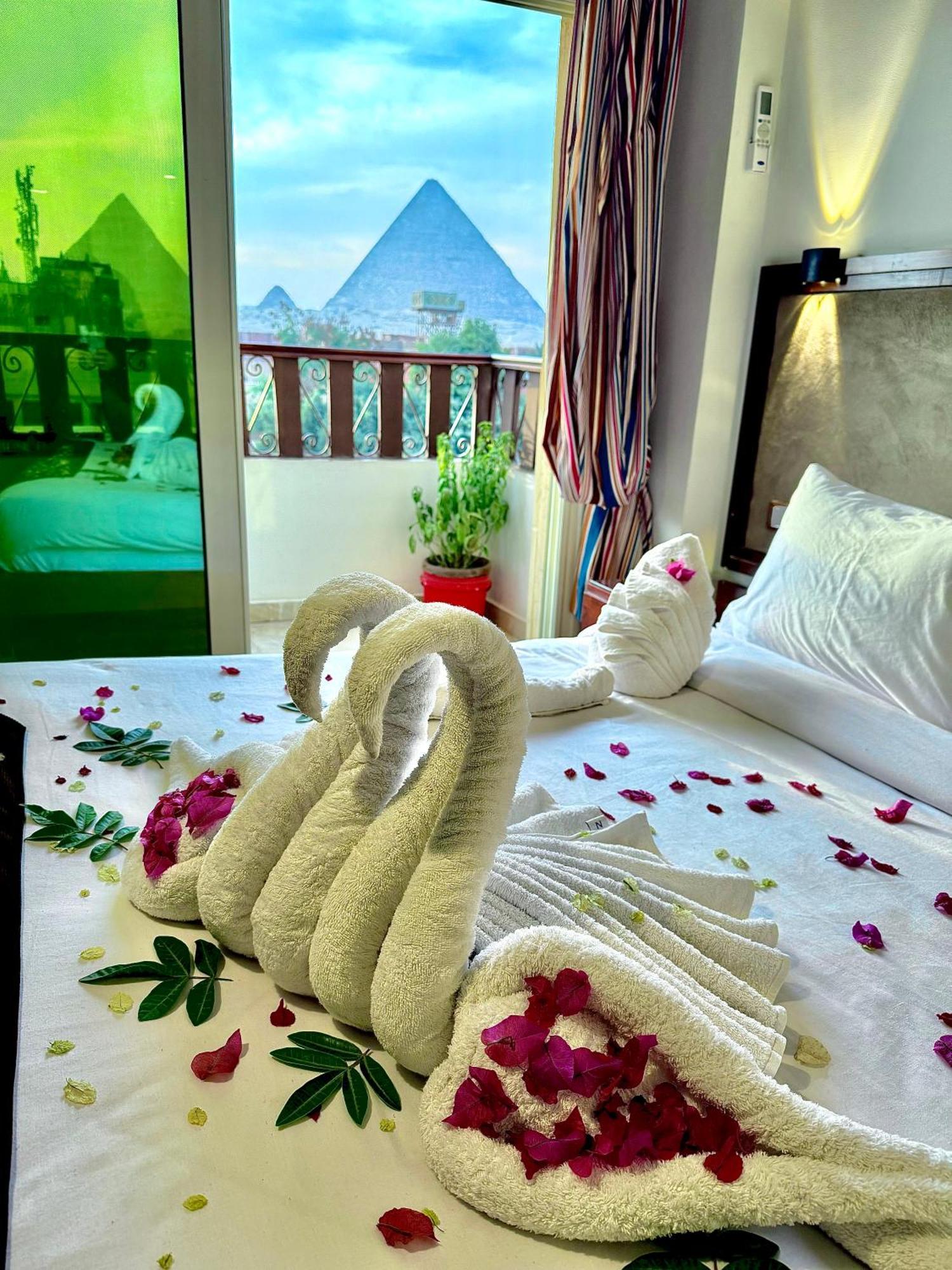 Flower Pyramids Inn Kafret el-Gabal Eksteriør bilde